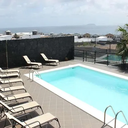 Playa Blanca Sleeps 18 Pool Wifi Villa *