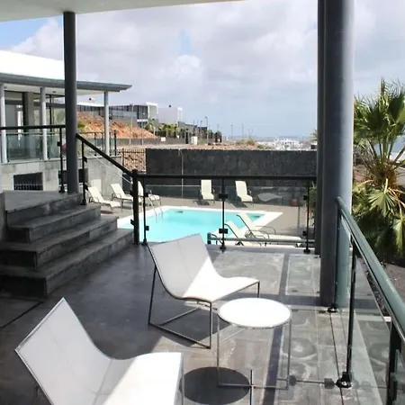 Playa Blanca Sleeps 18 Pool Wifi Villa *
