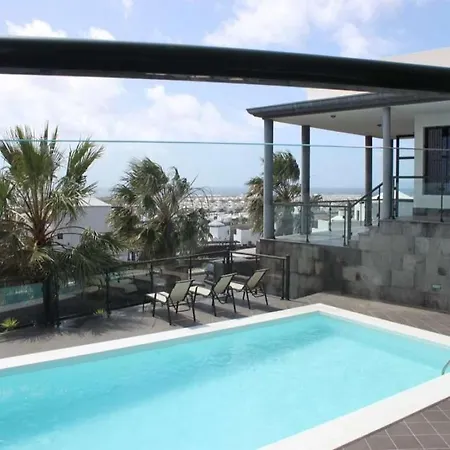 Playa Blanca Sleeps 18 Pool Wifi Villa